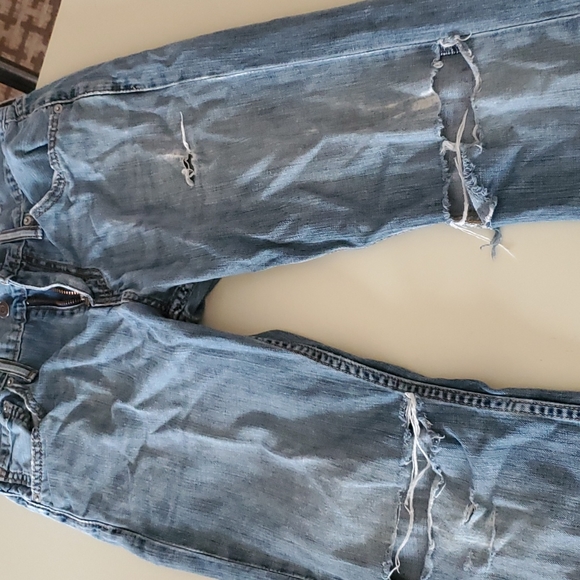 womens distressed Levi's 527, 29x30 - Picture 5 of 6